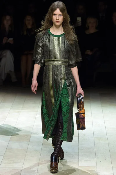 Look 90
